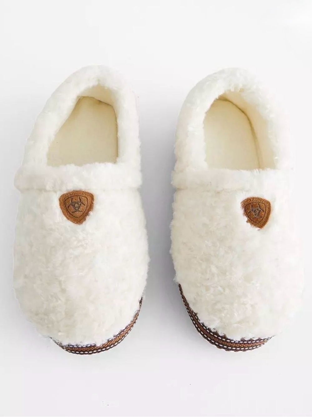 Ariat Girls Fuzzy House Slippers Size Medium (3-4) Ivory Plush Cushioned NWOB